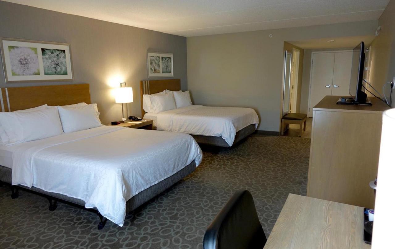 Holiday Inn Express & Suites Oshawa Downtown - Toronto Area, An Ihg Hotel מראה חיצוני תמונה
