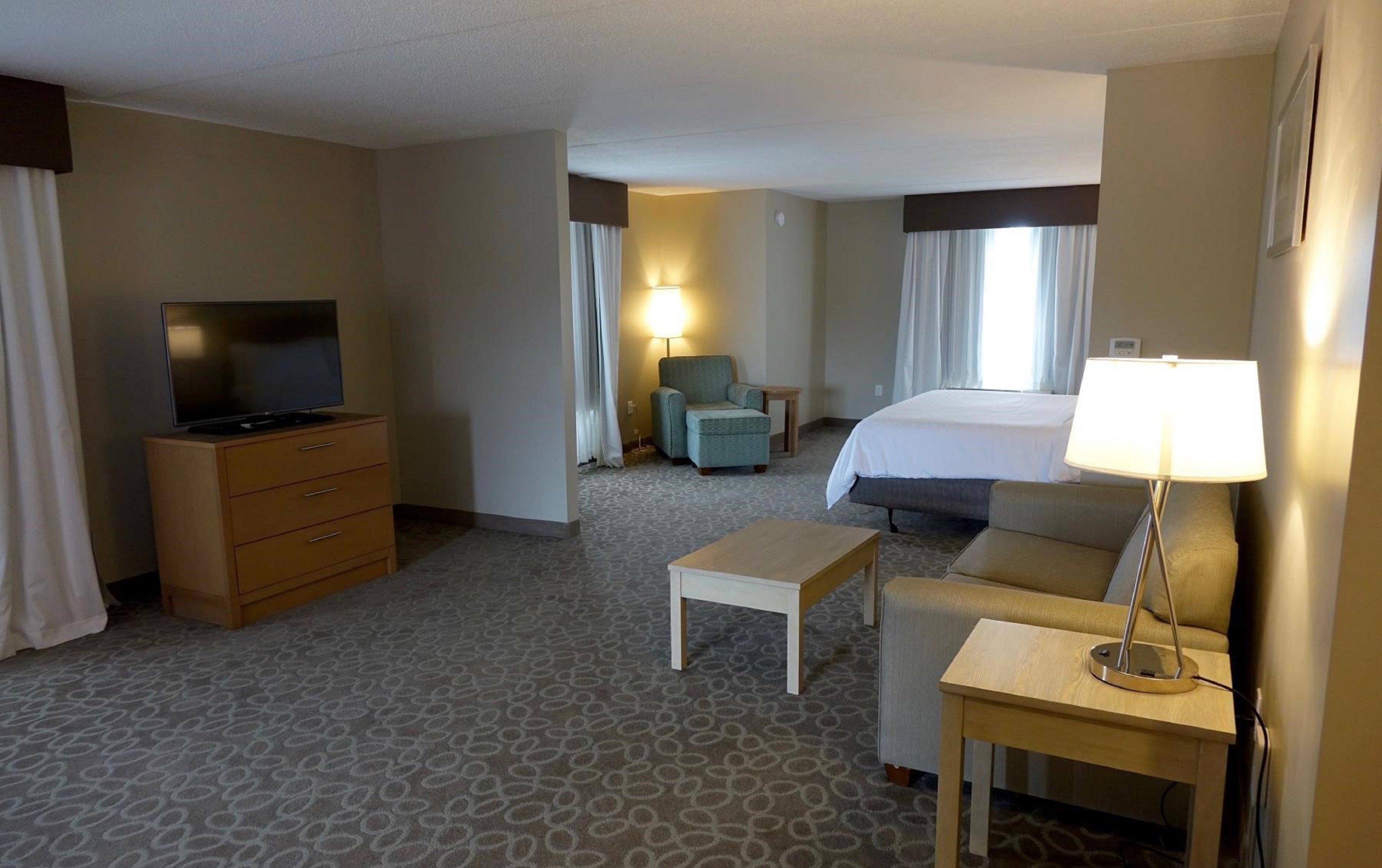 Holiday Inn Express & Suites Oshawa Downtown - Toronto Area By Ihg מראה חיצוני תמונה