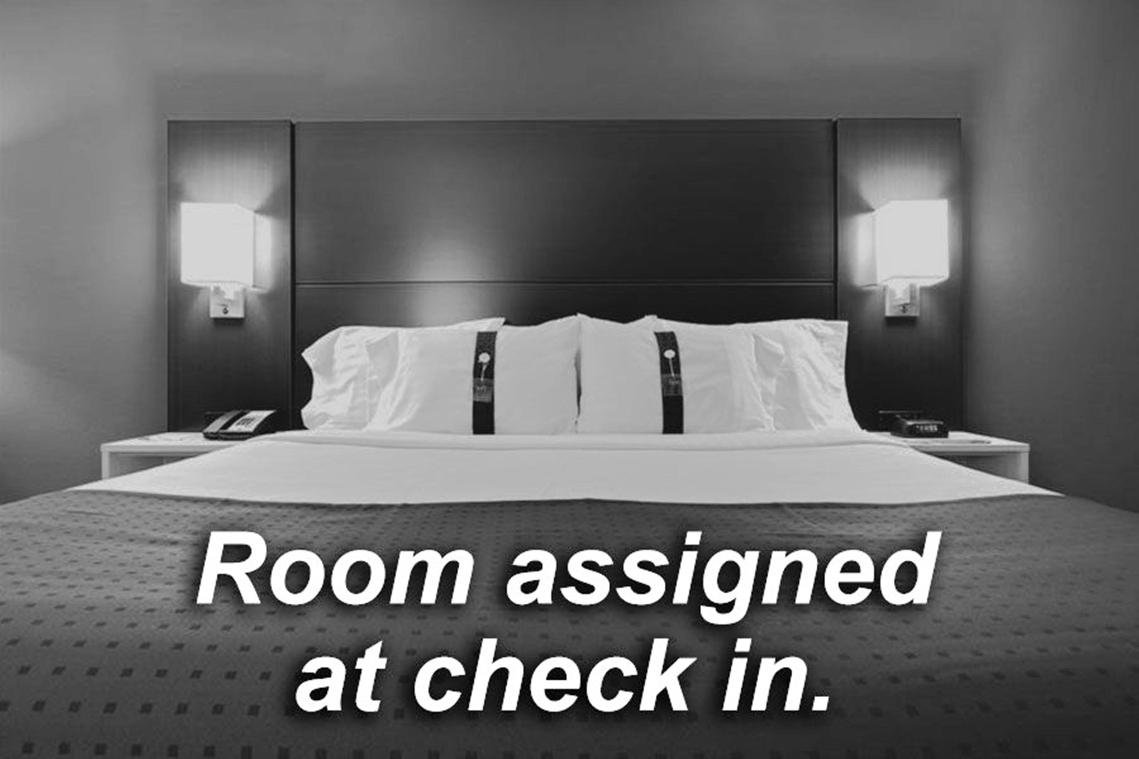 Holiday Inn Express & Suites Oshawa Downtown - Toronto Area By Ihg מראה חיצוני תמונה