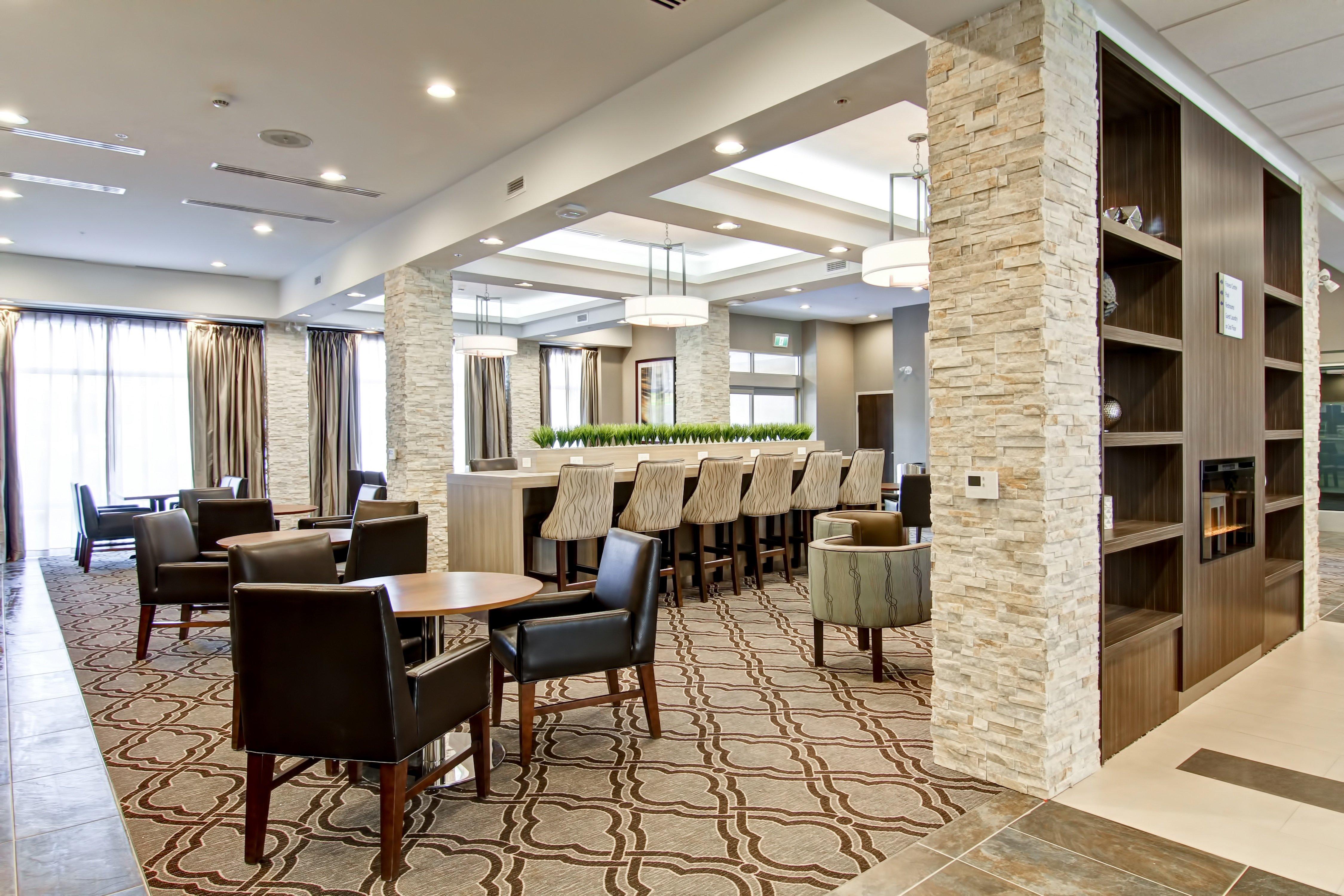 Holiday Inn Express & Suites Oshawa Downtown - Toronto Area By Ihg מראה חיצוני תמונה